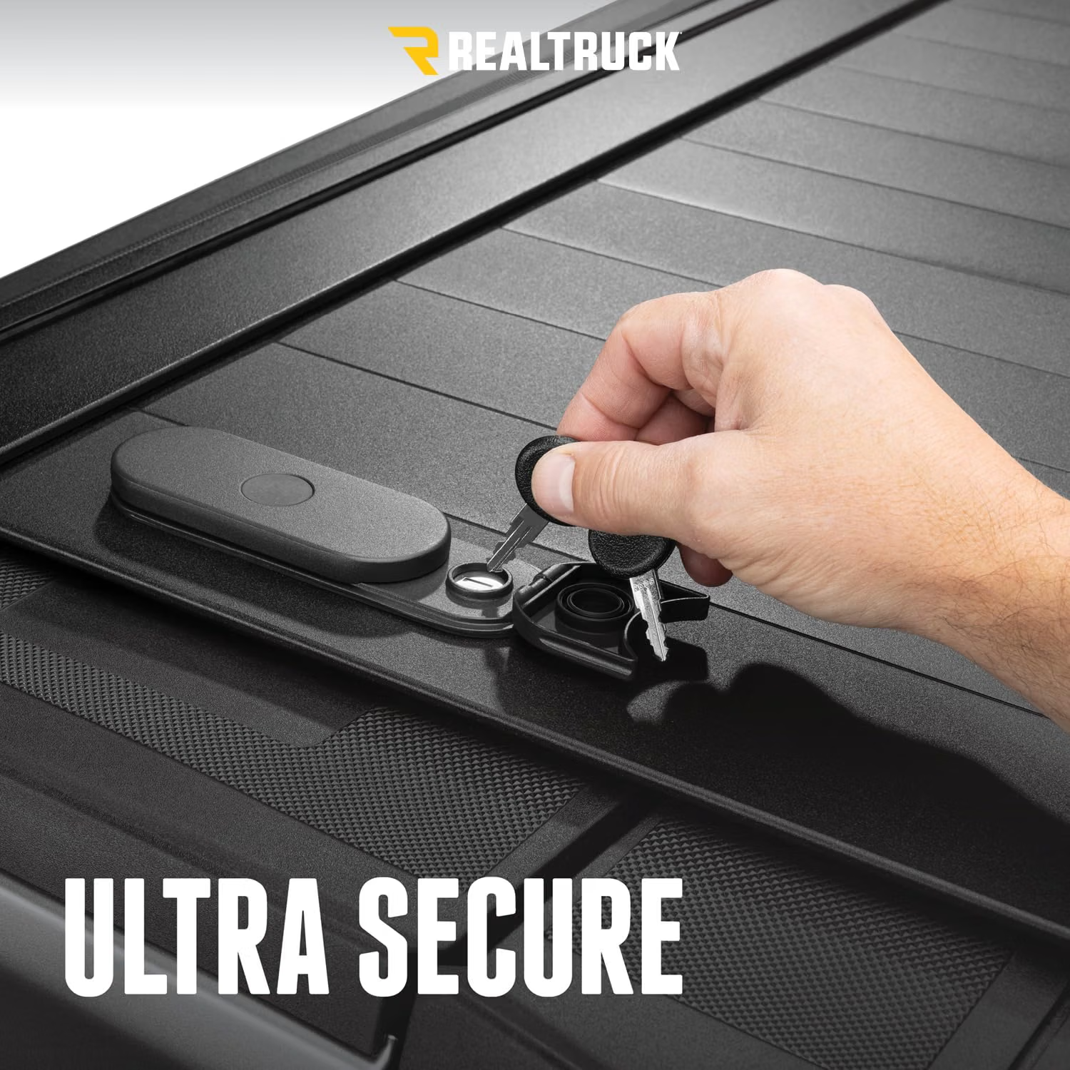 Double-wall aluminum slats, a matte black finish, and a key-lockable TraxLatch handle give the FRC-4000 a premium, security-focused design. RealTruck RetraxPRO EZ-OFF FRC-4000 aluminum tonneau cover.